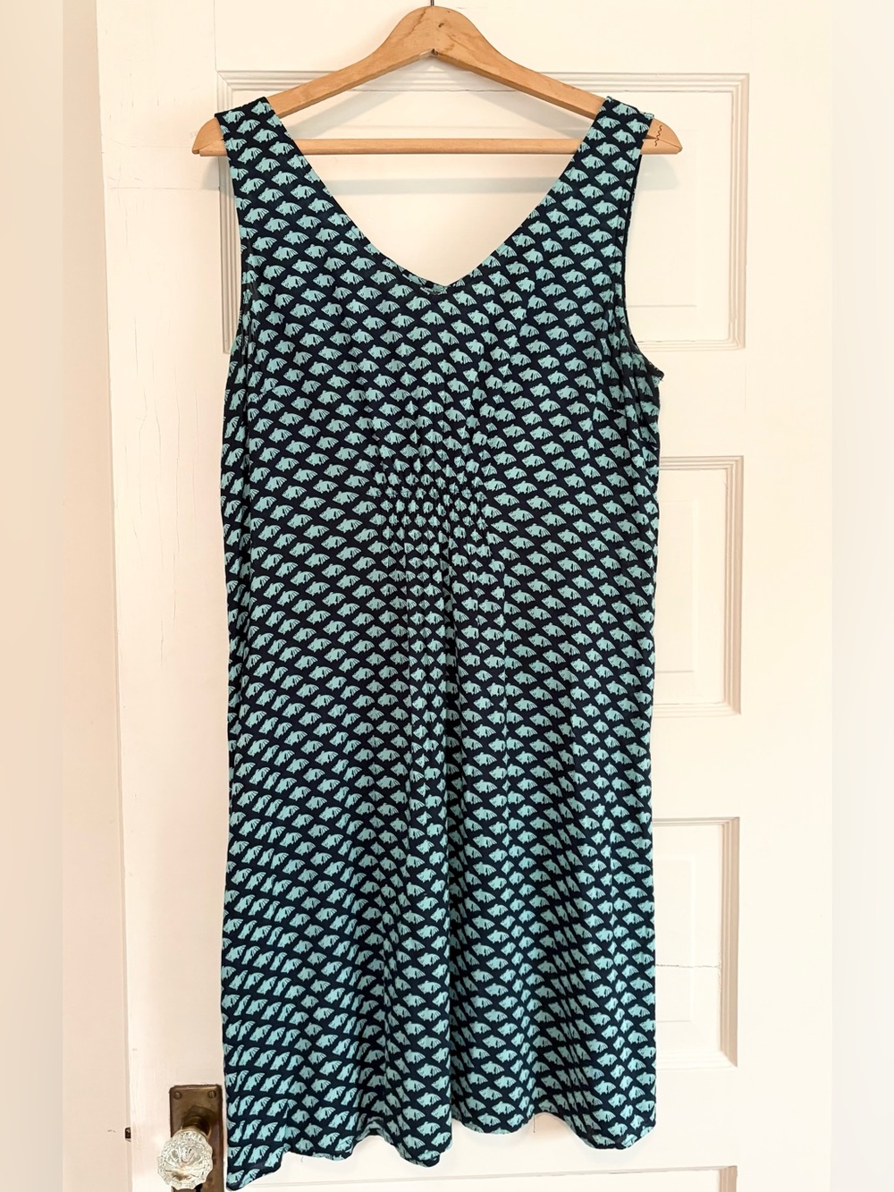 Tommy Bahama Sleeveless Beachy Dress Size Large Fish Motif. Navy And Teal. Fun